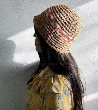 Crochet Bucket Hat with Floral (Made in Korea) - Image 5
