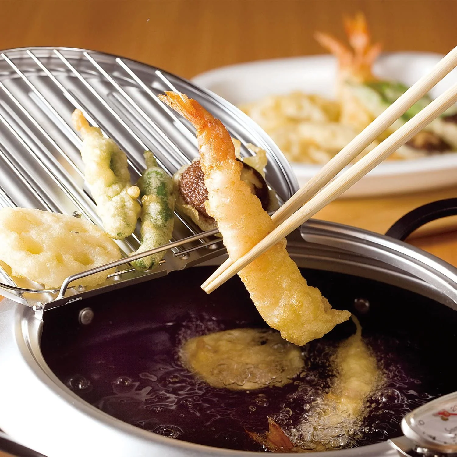 Tempura Pot with Lid 20/24cm (Made In Japan) - Image 2