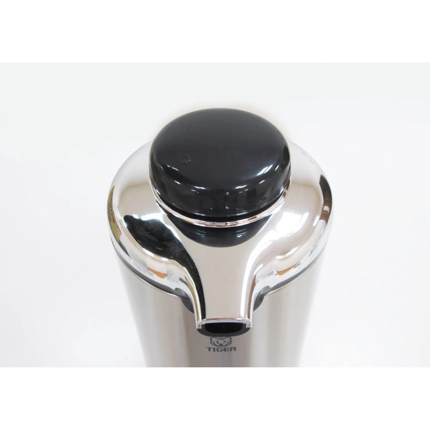 Tiger Vacuum Insulated Stainless Steel Bottle 0.99L/1.84L (Made in Japan) - Image 9