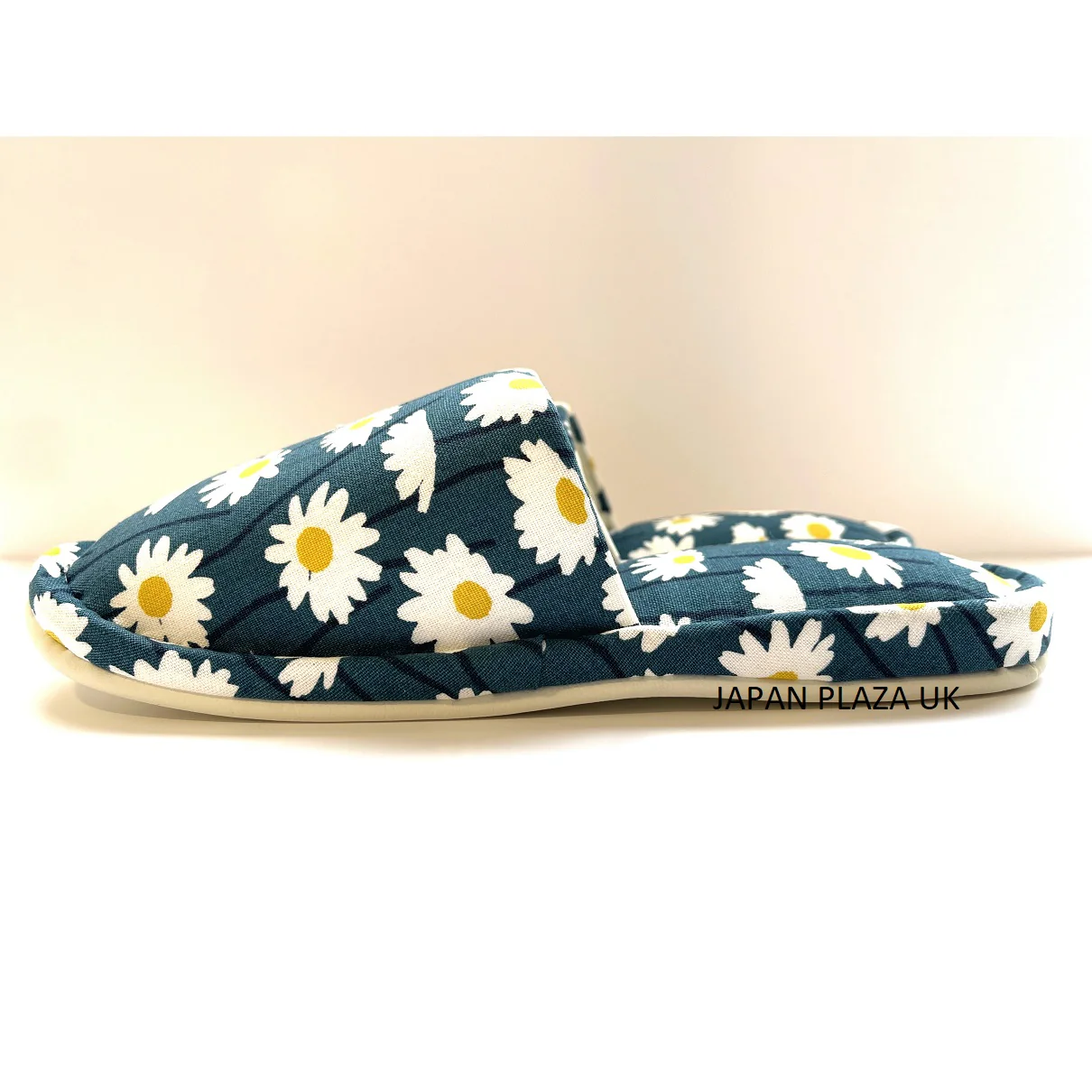 Woman Slippers with Daisy Pattern (Made in Japan) - Image 12