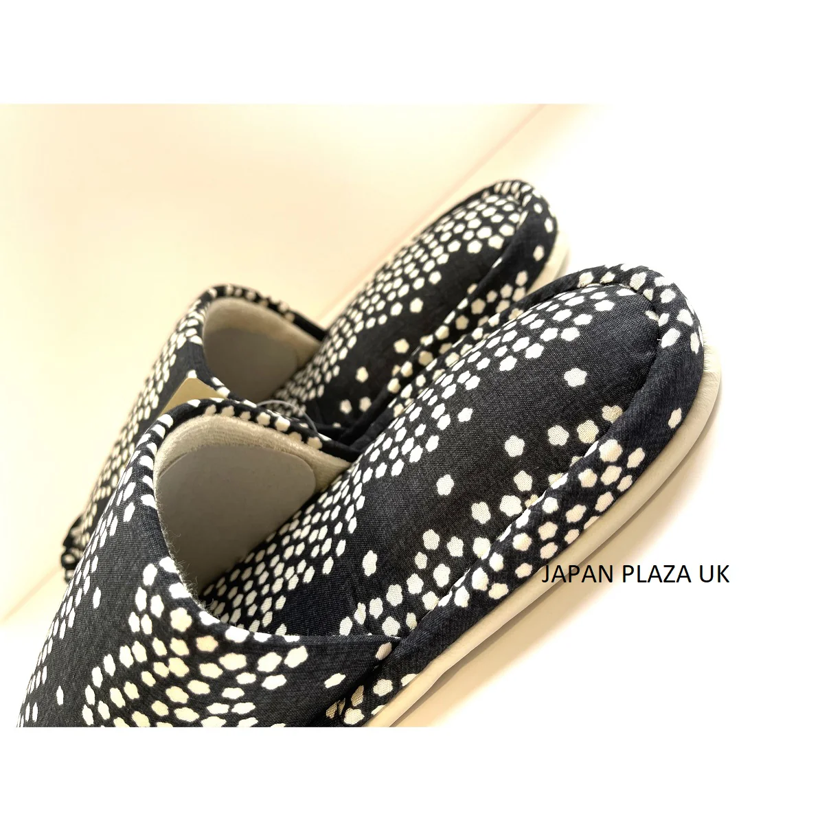 Woman Slippers with Star Pattern (Made in Japan) - Image 11